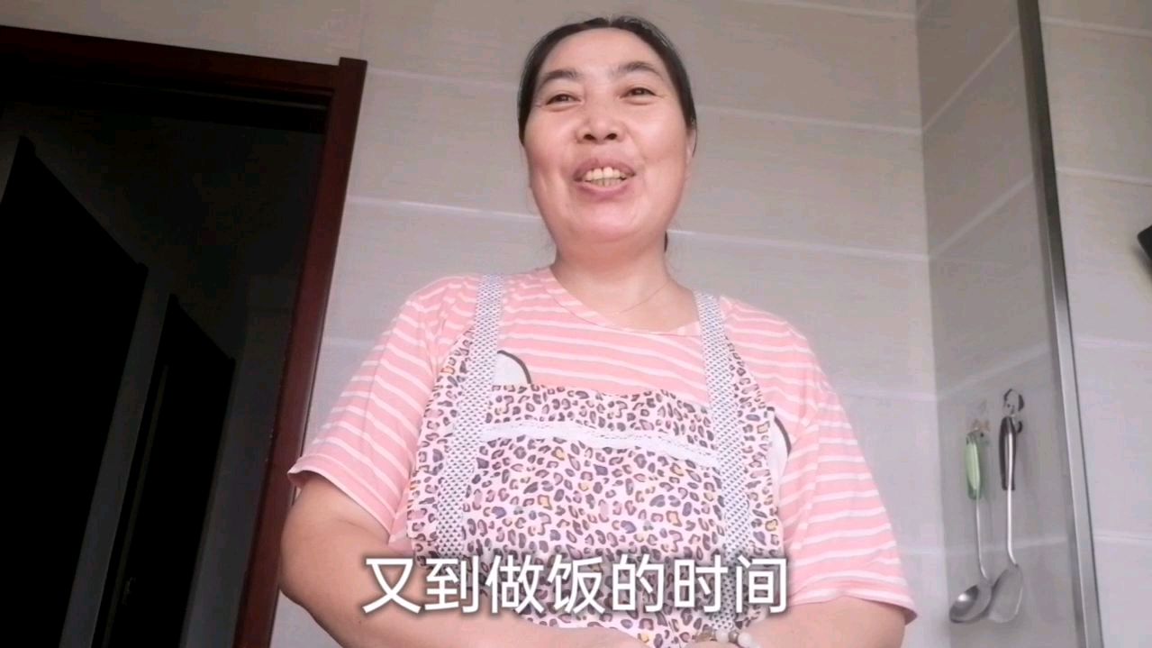 洋葱、肉拌馅包饺子,俺家“小专家”品尝成功