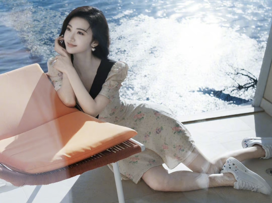 都在深扒景甜的"私密照",这样对待无辜的女孩,你们是疯了吗?