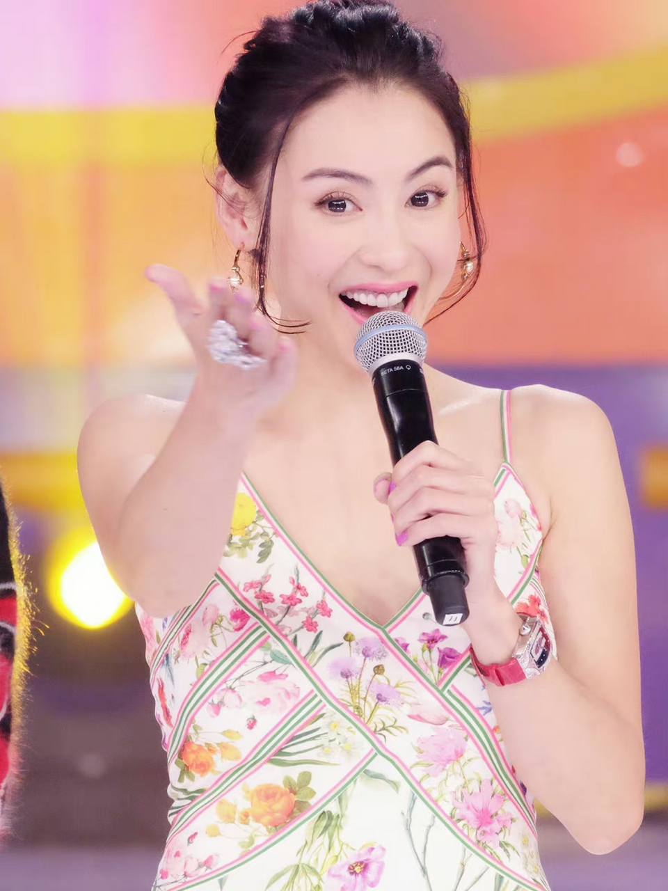 张柏芝,依旧是女神,很漂亮#张柏芝# #娱乐圈八卦站# #明星