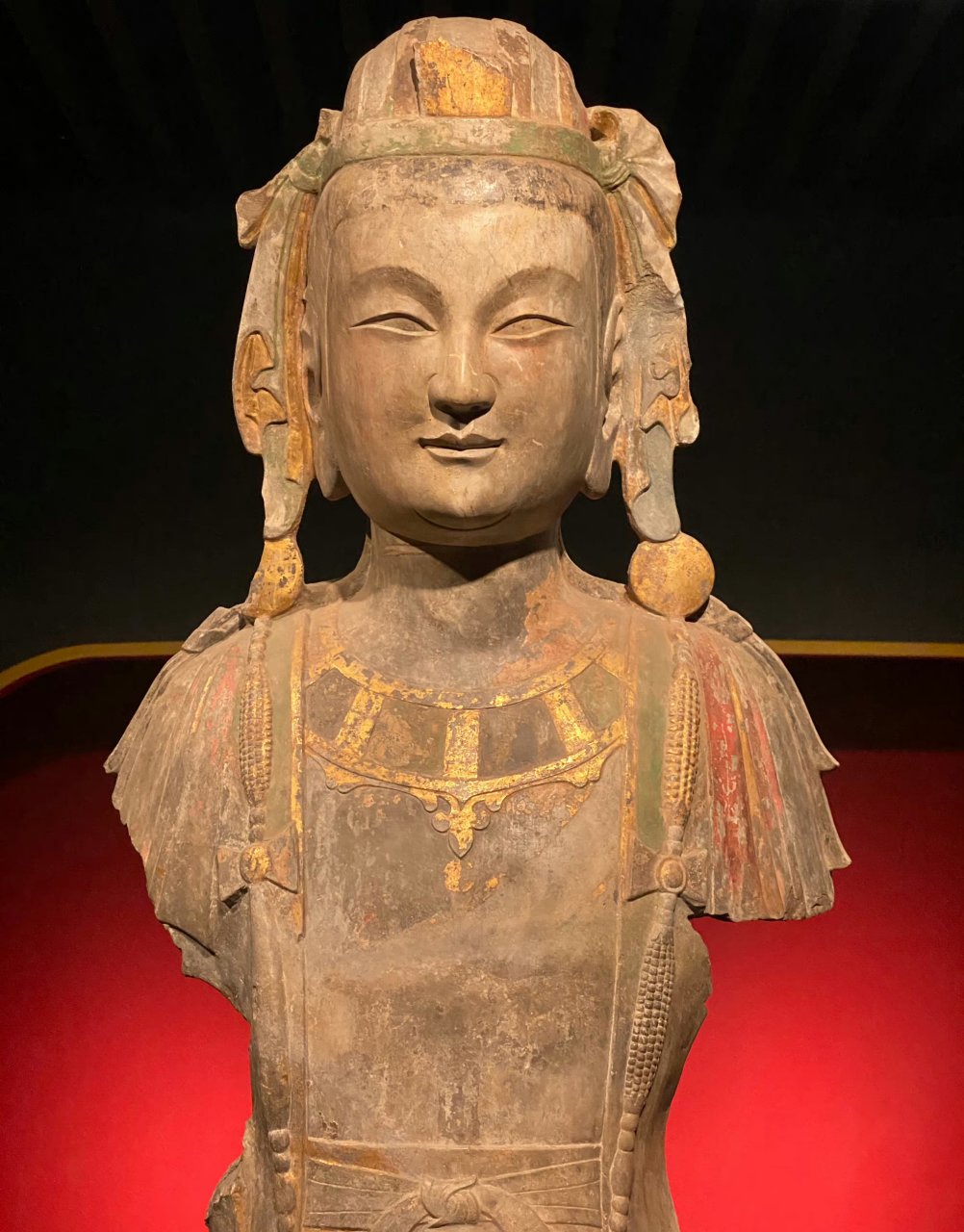 一个人泡在青州博物馆3小时,馆内所藏龙兴寺佛教造像,时间跨度从北魏