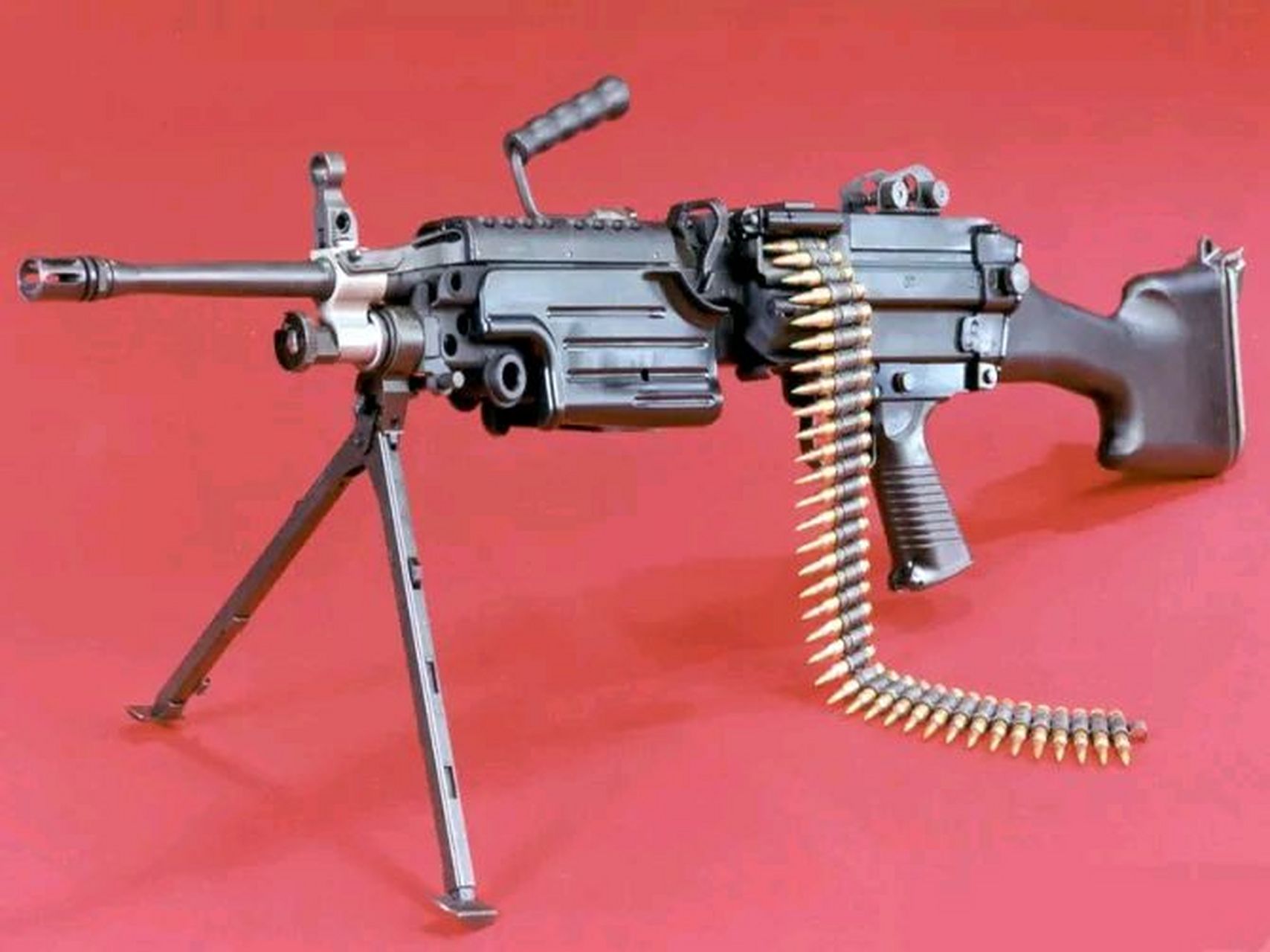 56毫米口径轻机枪是由比利时fn公司,也就是赫尔斯塔国营工厂设计的