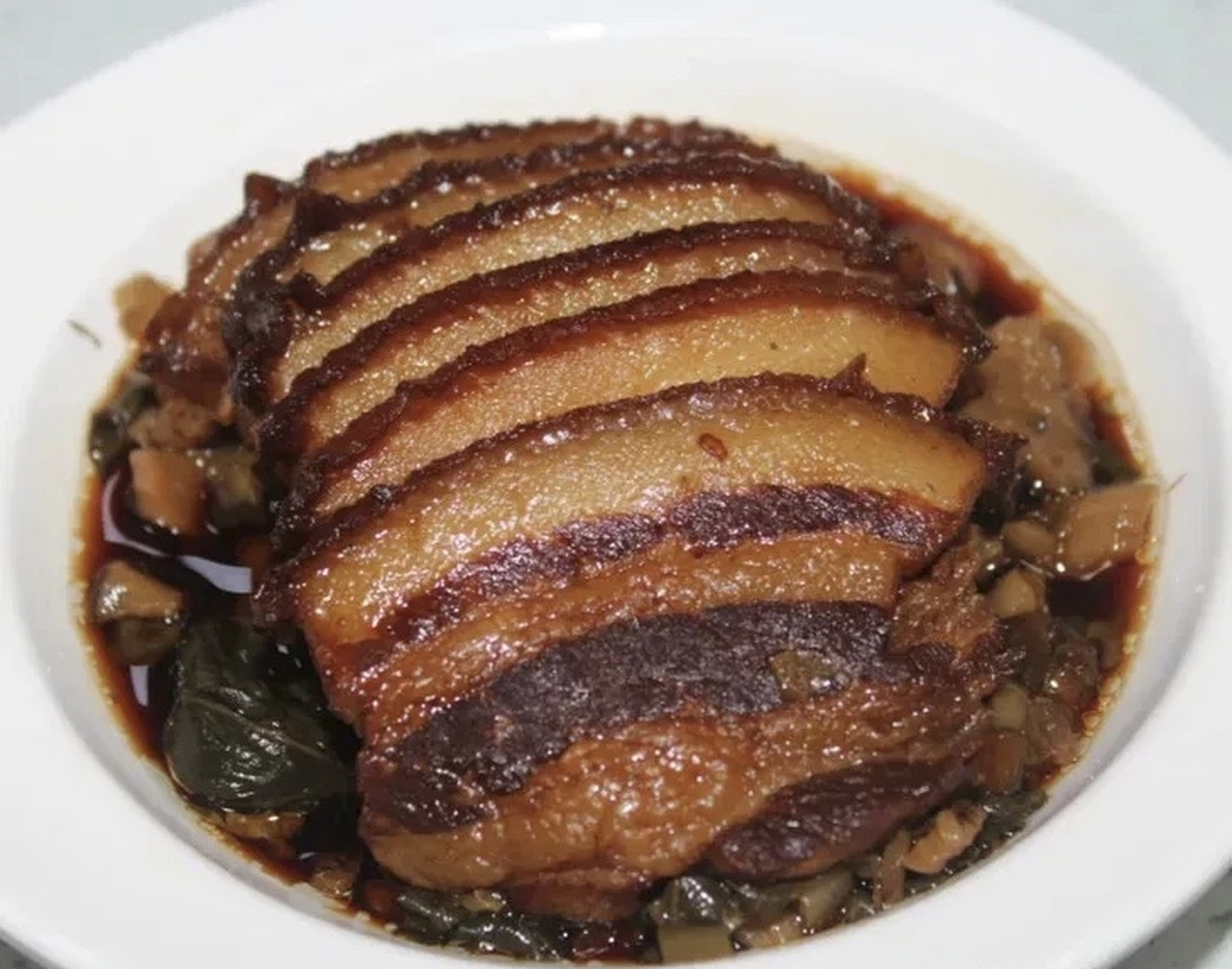 难怪资本都想投资预制菜,今天逛超市买了一盒梅菜扣肉回来,用放锅里用