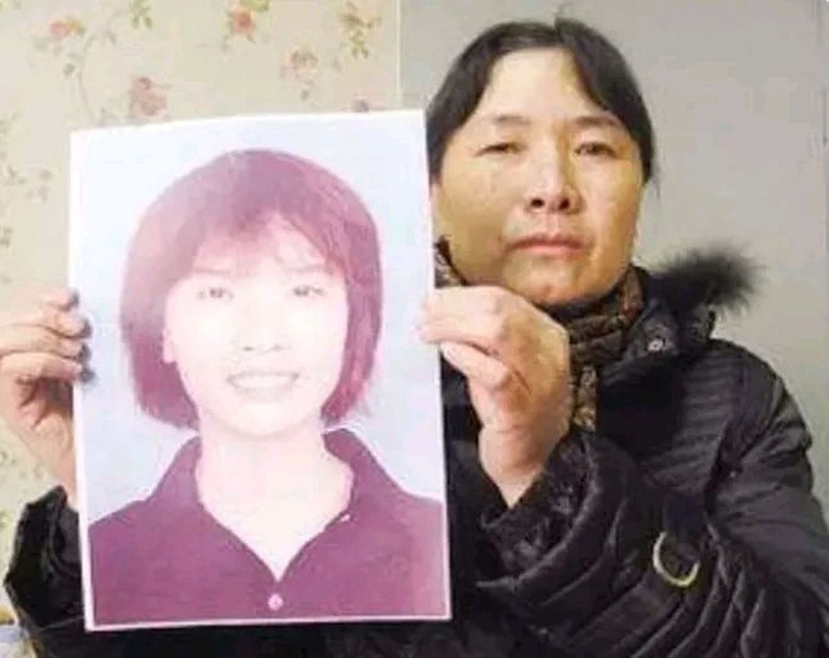 每年的3月20日,林伶的父母总会准时来到南京医学院,他们的到来,当然是