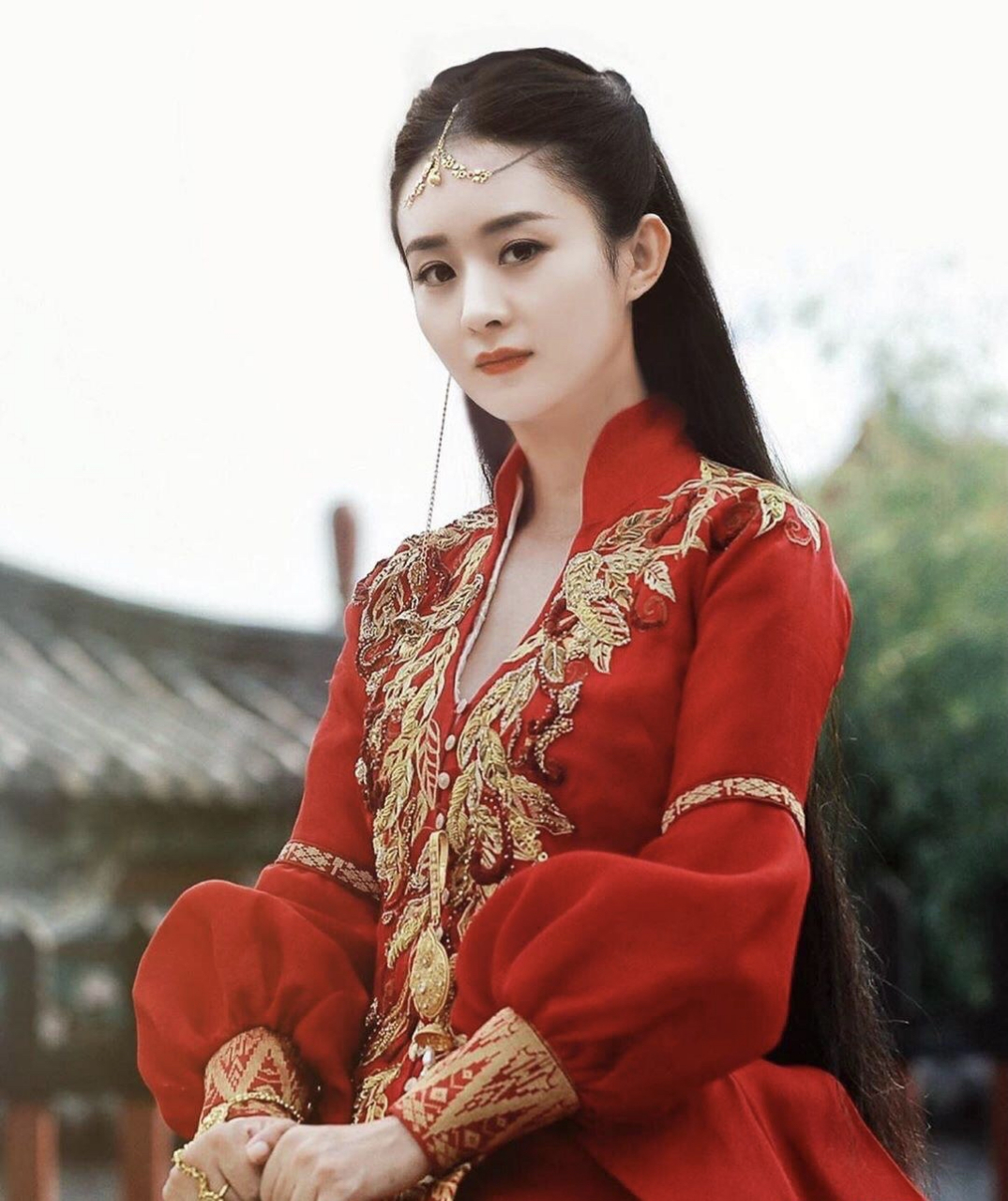 赵丽颖# 这样一看,赵丽颖的妆造好像没有特别出彩的!