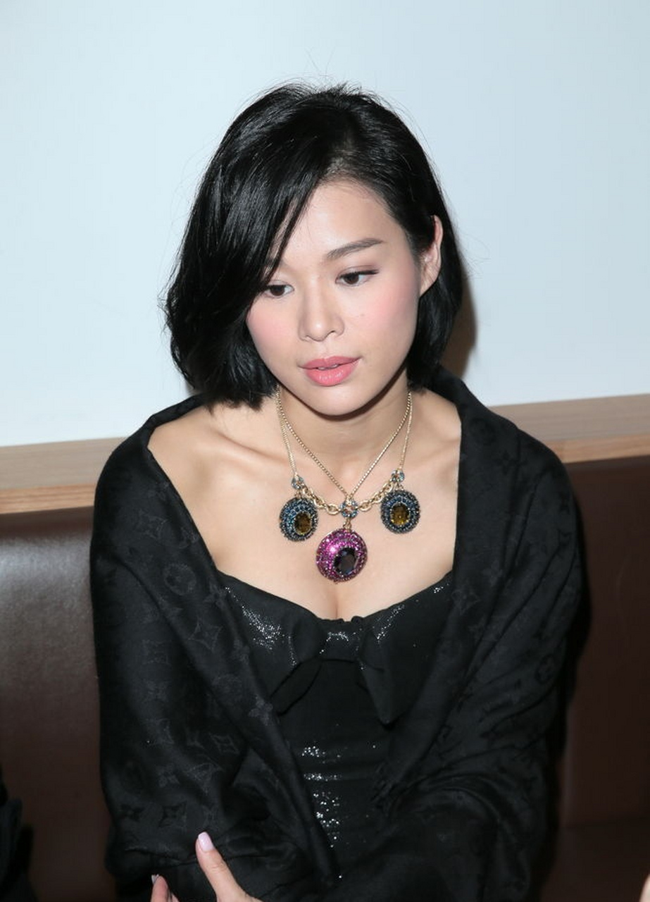 港片女星胡杏儿(三)