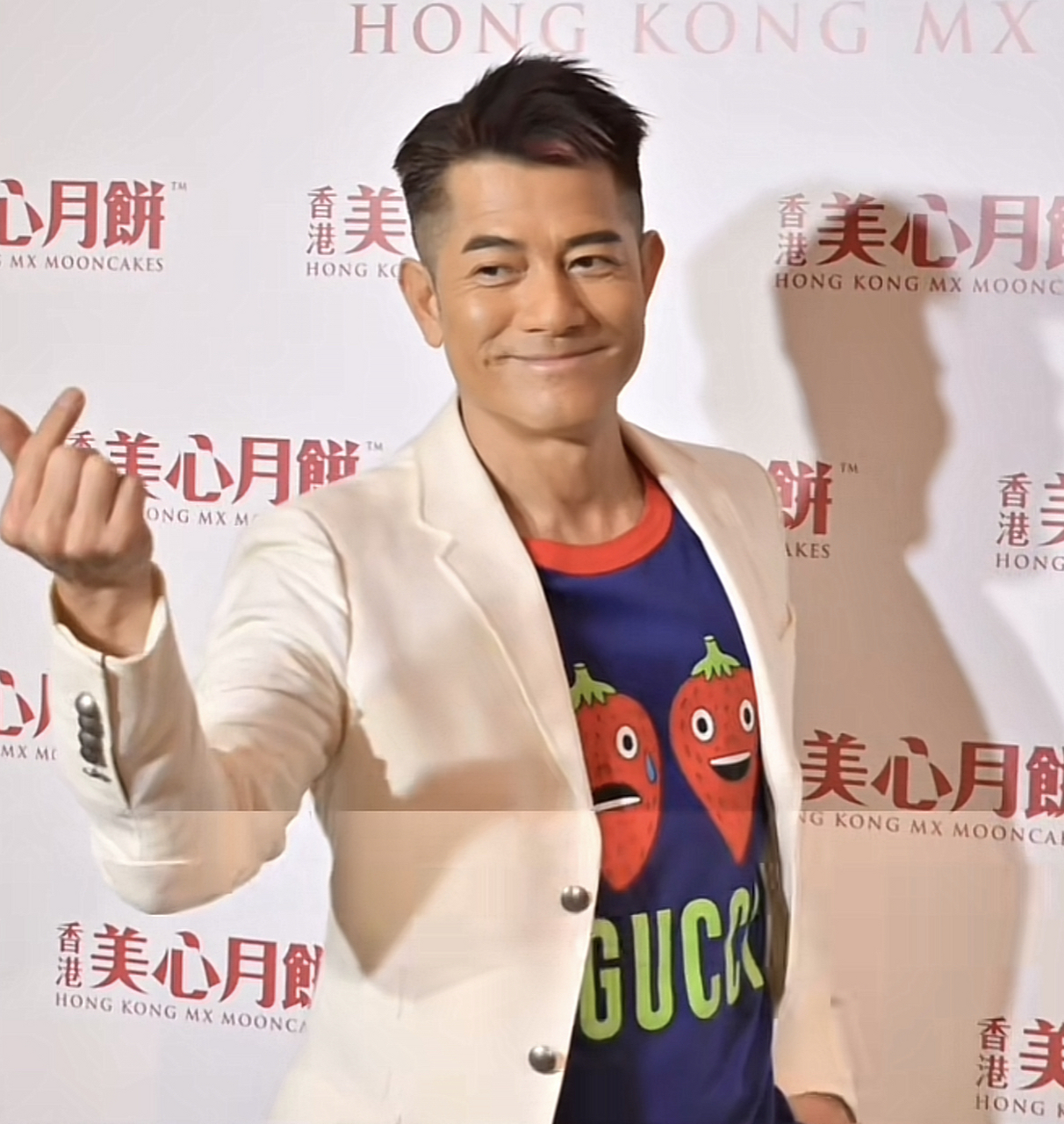 郭富城的发型当年整个90年代无人能及[可怜]保养的真好,羡慕他的头发