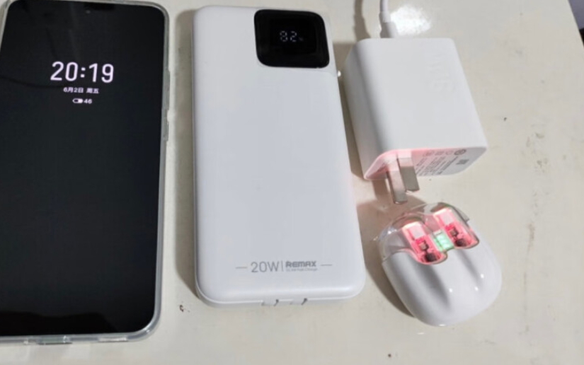 又等来了一款直屏手机,二代骁龙8处理器 144hz刷新率,好用吗?