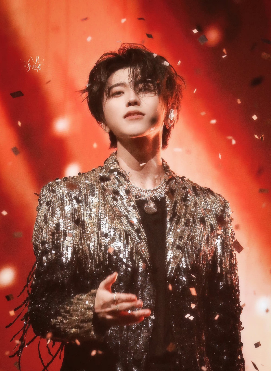 蔡徐坤要去泰国开演唱会,6月11日泰国大麦开票,6月25日在泰国开演唱会