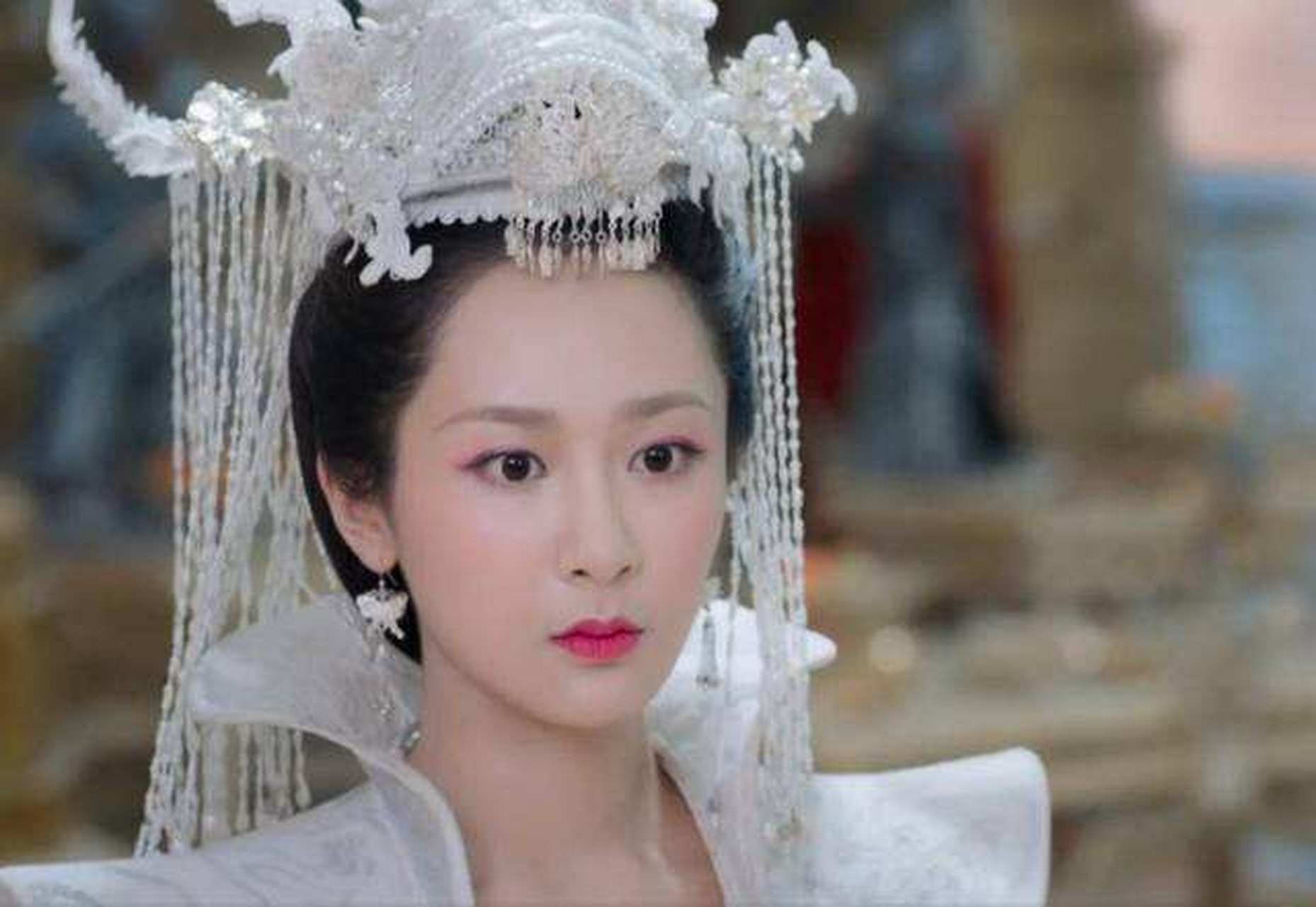 锦觅两次大婚婚服