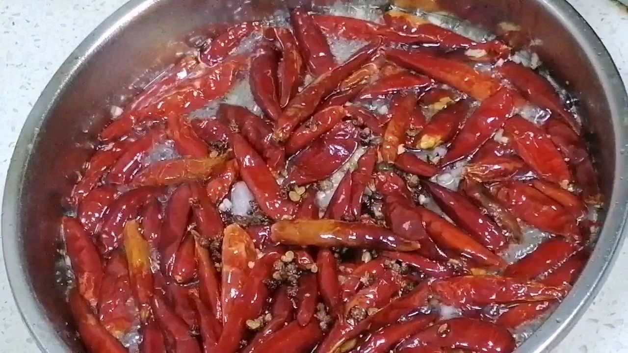 小建这样做水煮鱼,这操作有点猛哦,鱼肉细嫩鲜香,费油也值了