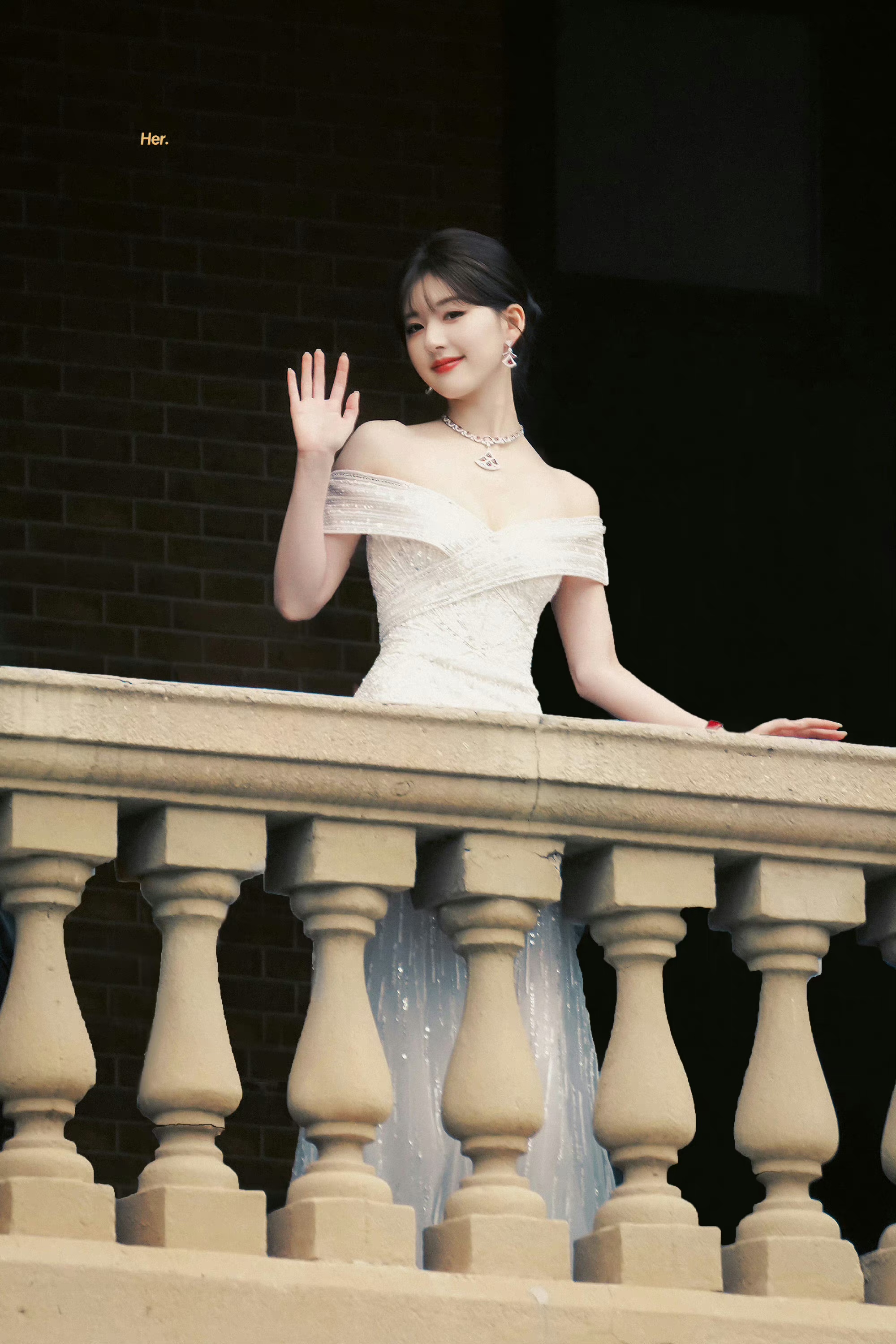 美丽动人!赵露思展现魅力的最新照片