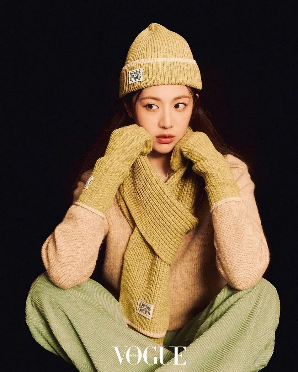 高允贞,韩国女演员,模特,1996年出生于韩国首尔特别市.