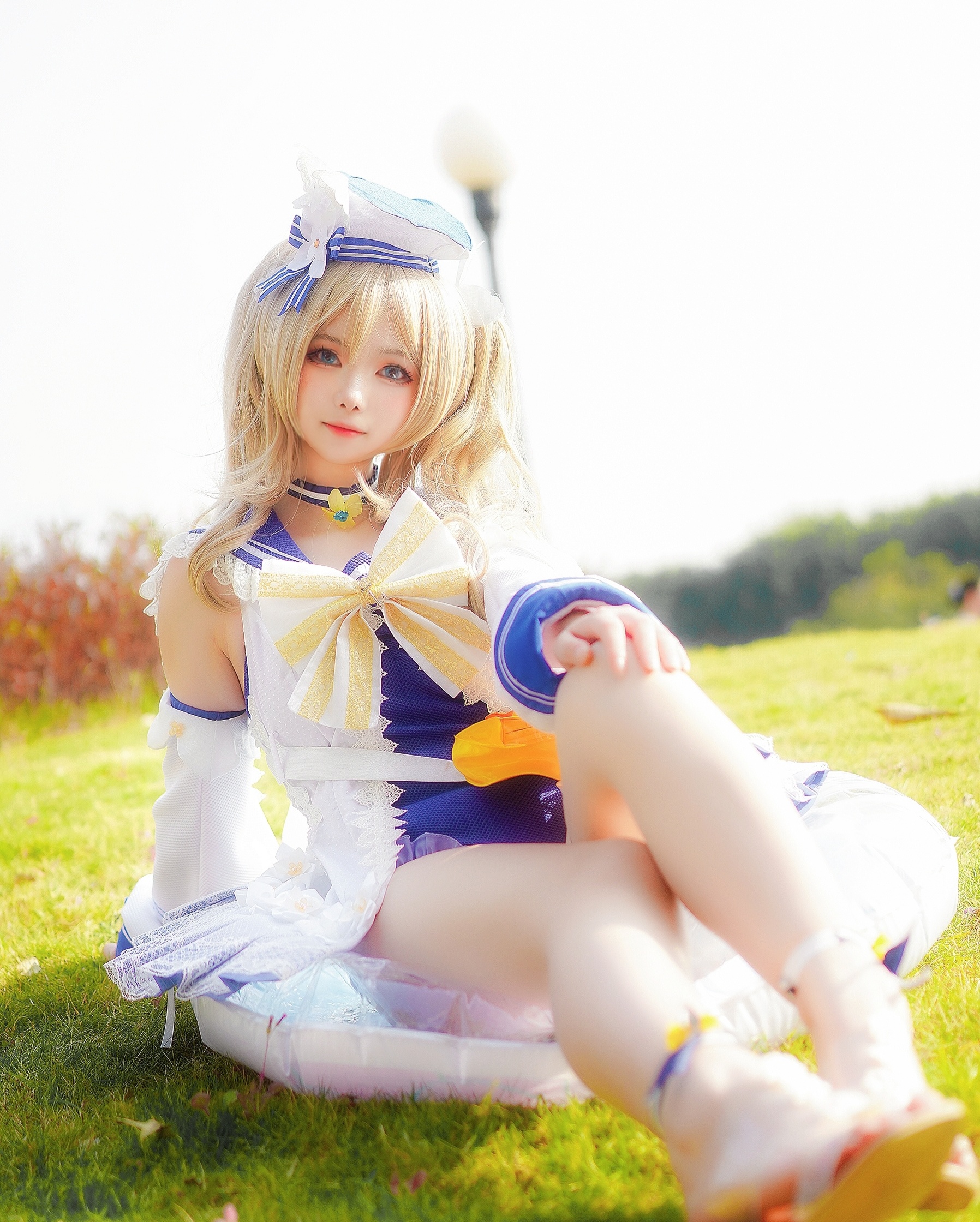 芭芭拉泳装cos,小姐姐笑起来真好看,夏末微凉里带一点温柔