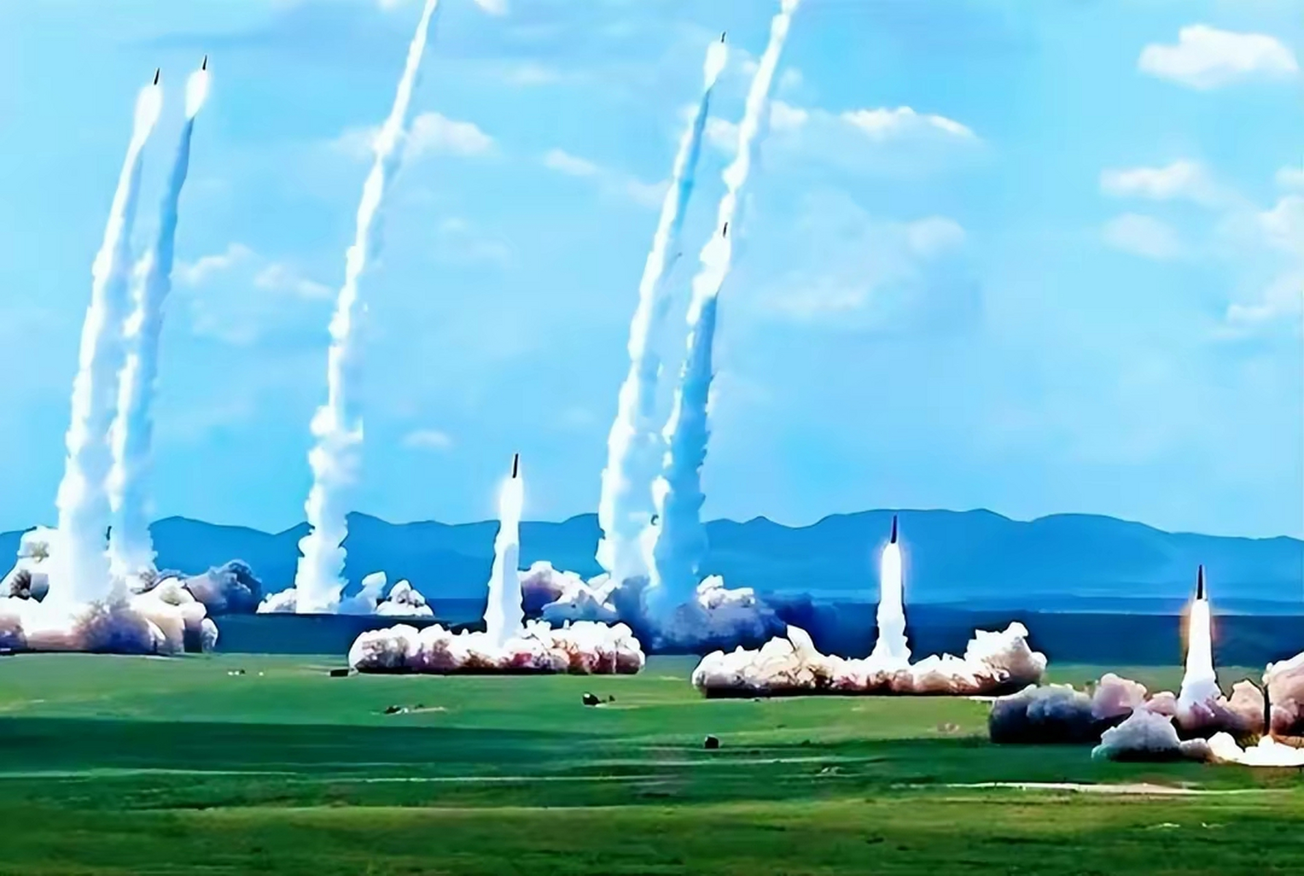 一次远程打航母试验,一枚从内陆发射的东风-27弹道导弹,毫不留情地击