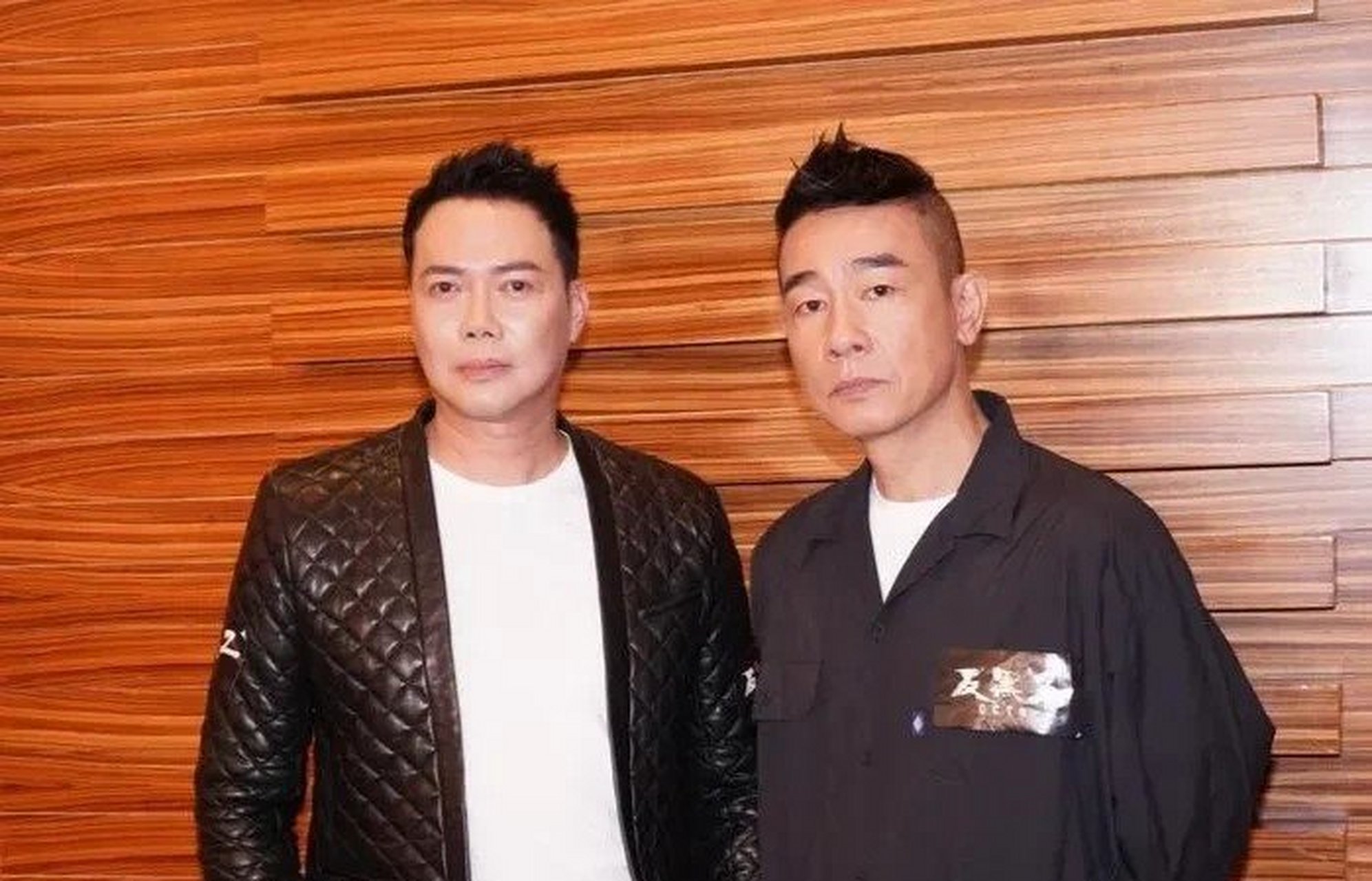陈小春和谢天华,两位娱乐圈的老戏骨,同年56岁,却呈现出截然不同的
