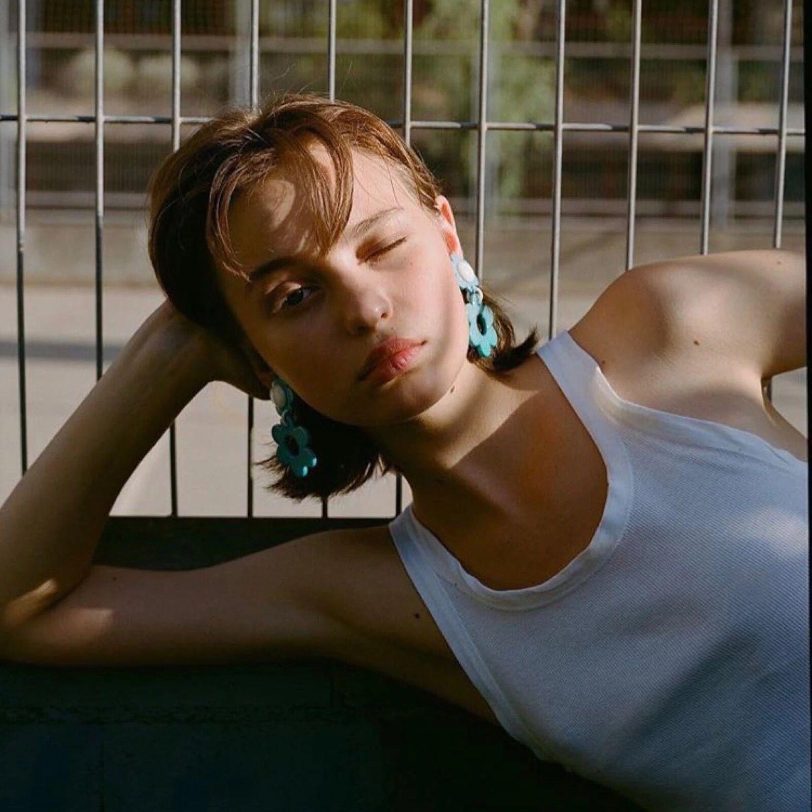 冷淡风女生头像,快来营造沉着冷静的大女主人设!