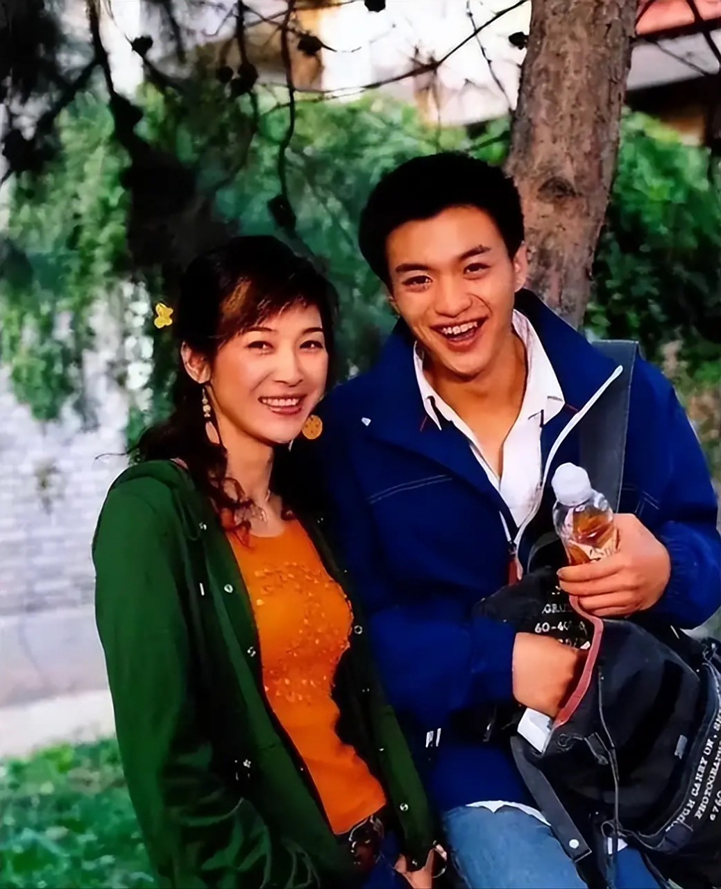 身家50亿的温州首富周旭辉,瞒着原配妻子看上"李云龙"的老婆童蕾,在