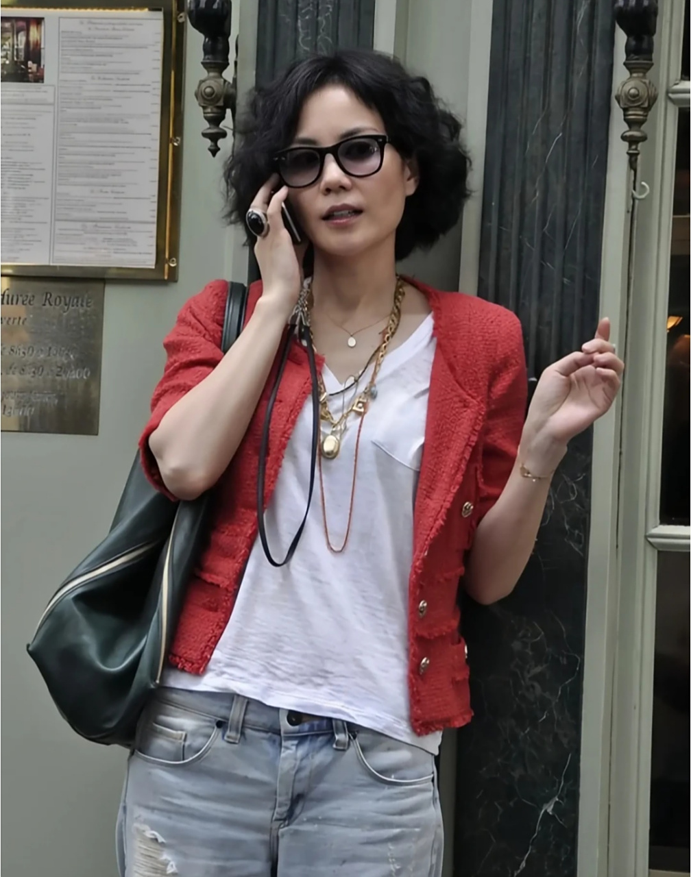 王菲,国家一级演员,华语流行乐女歌手,热心公益,即使不穿戴奢华的衣服