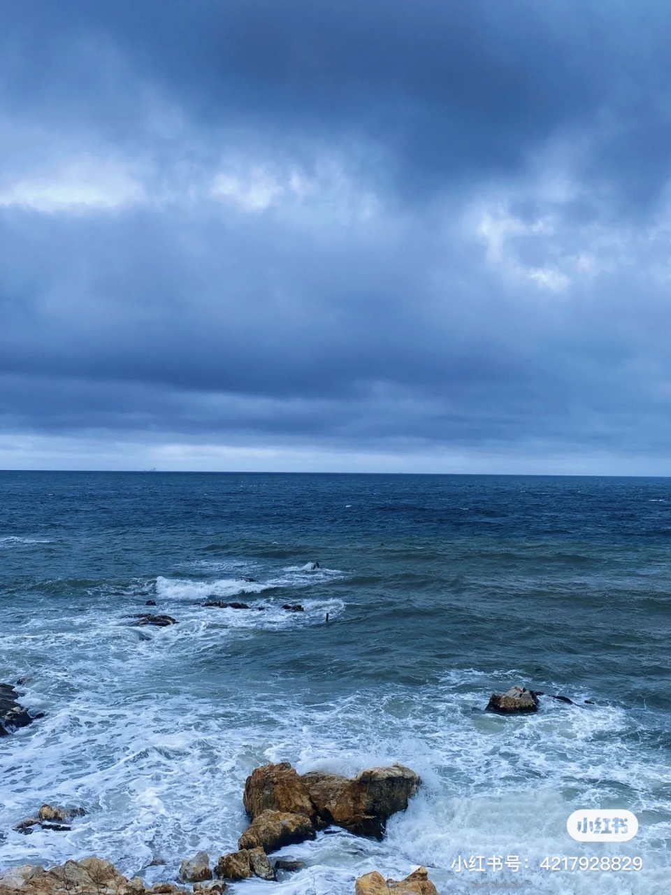 英国唯美主义者奥斯卡·王尔德曾呼告:"在时代的迷雾里找到方向,需