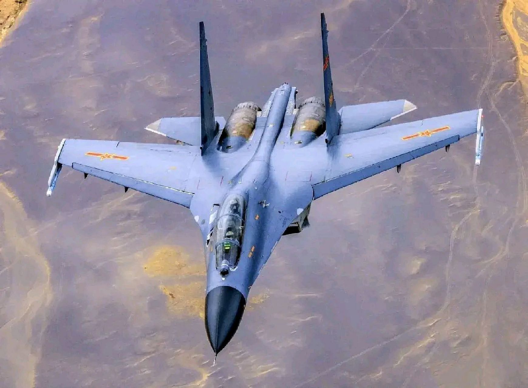 中国第三代重型战斗机:歼-11b "应龙",北约代号为"中国侧卫"  中国第