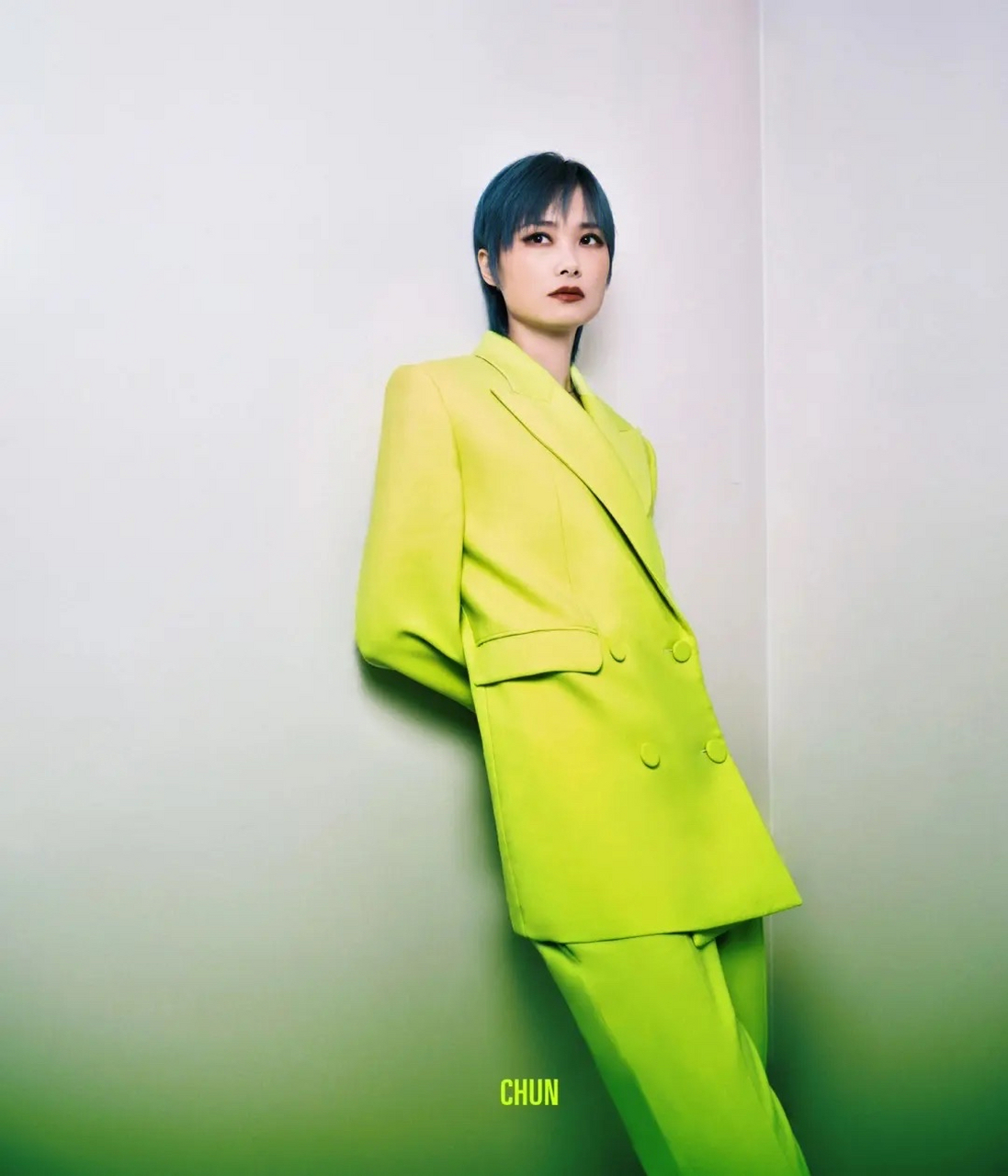 范思哲宣布李宇春为其全球品牌代言人