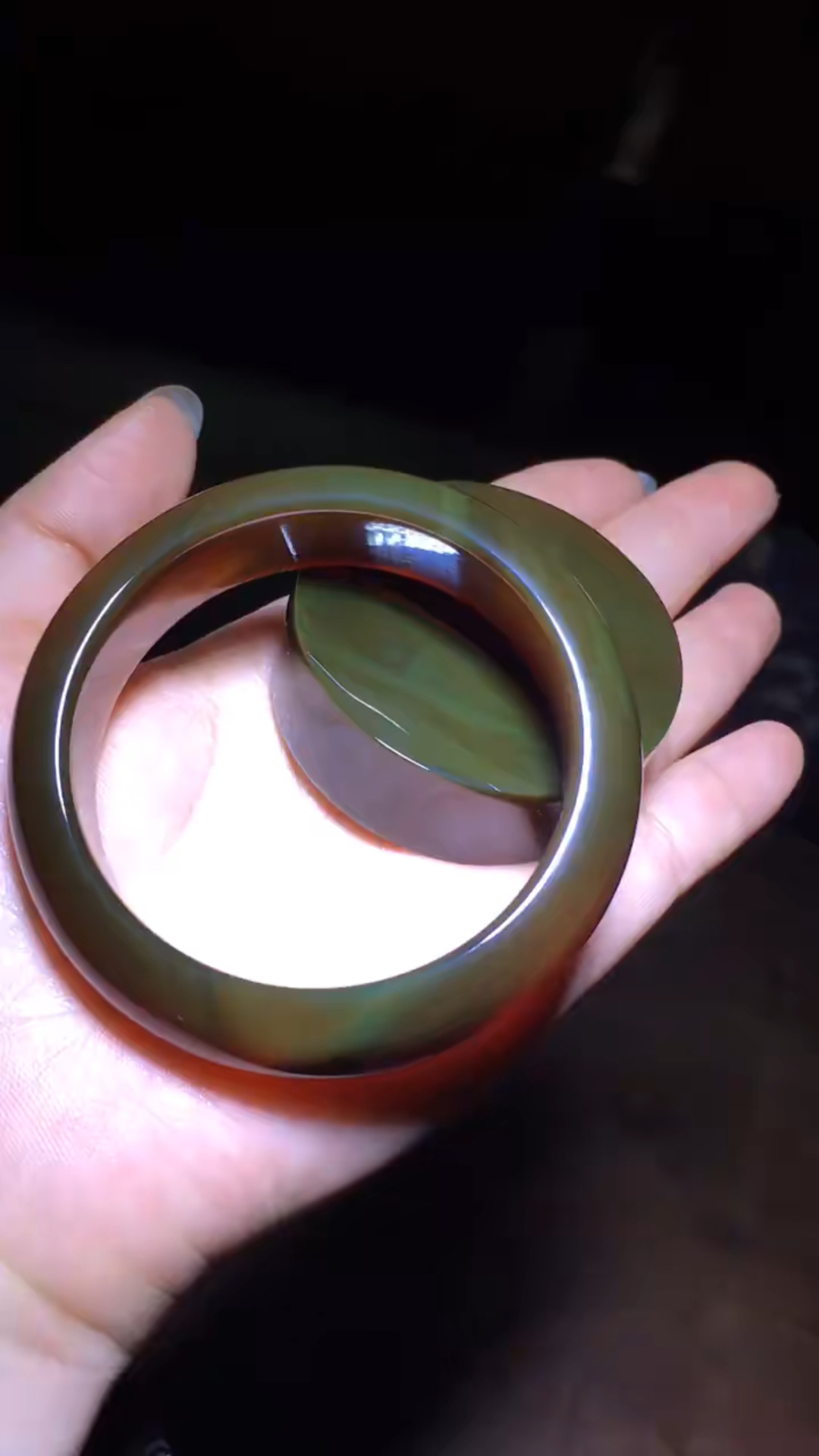 精品缅甸琥珀绿蜜手镯