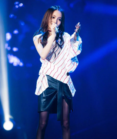 掀开撕开范玮琪的虚伪,只需要一个韩红!难怪张韶涵跟她绝交