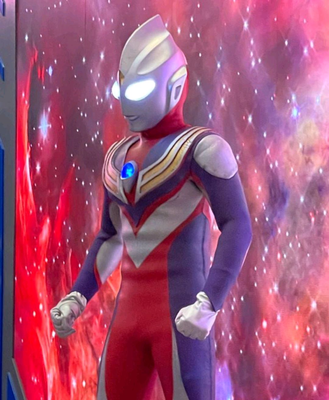 奥特曼两大人气角色,赛罗和迪迦在历史上,为何会永远无法相遇?