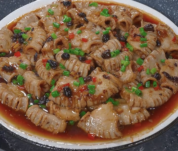 做豉汁蒸粉肠,婆婆耐心教儿媳选粉肠方法,受用一生