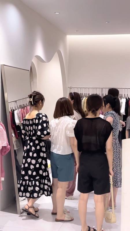 01万次播放.2022-06-1836果妈的日常穿搭2.