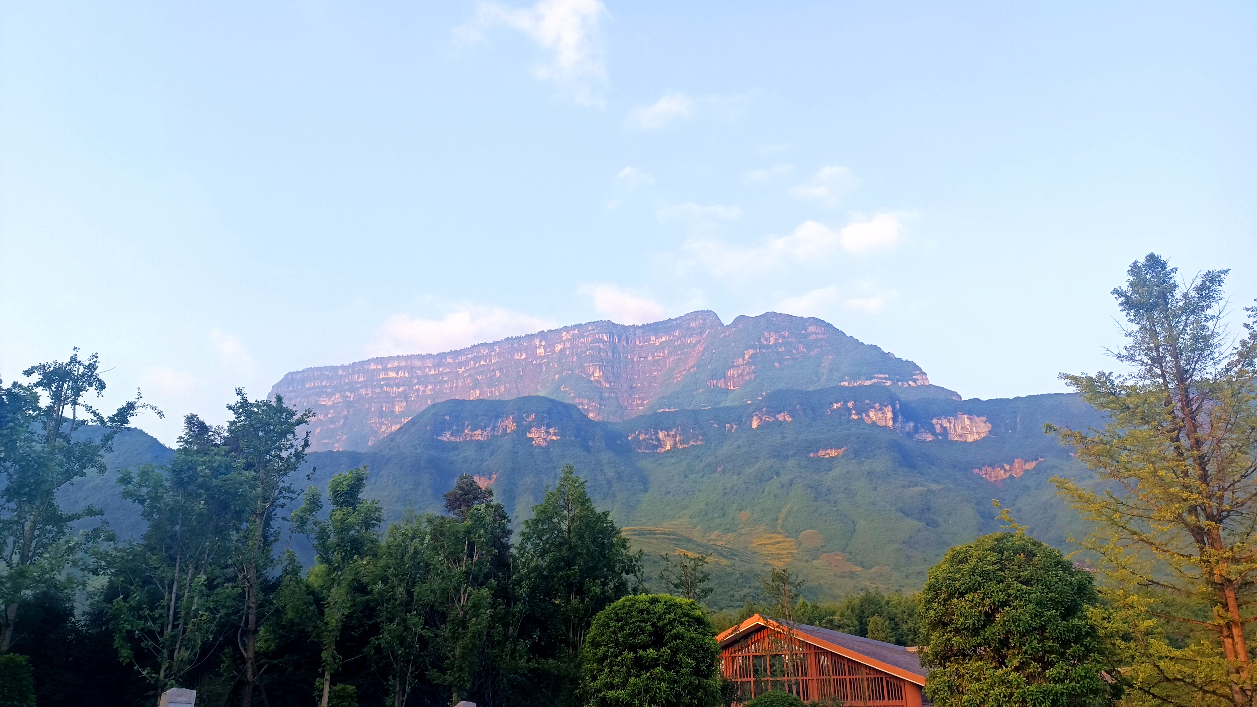 乐山金口河大瓦山免费露营地,这里真是避暑露营好地方,位于大瓦山脚下