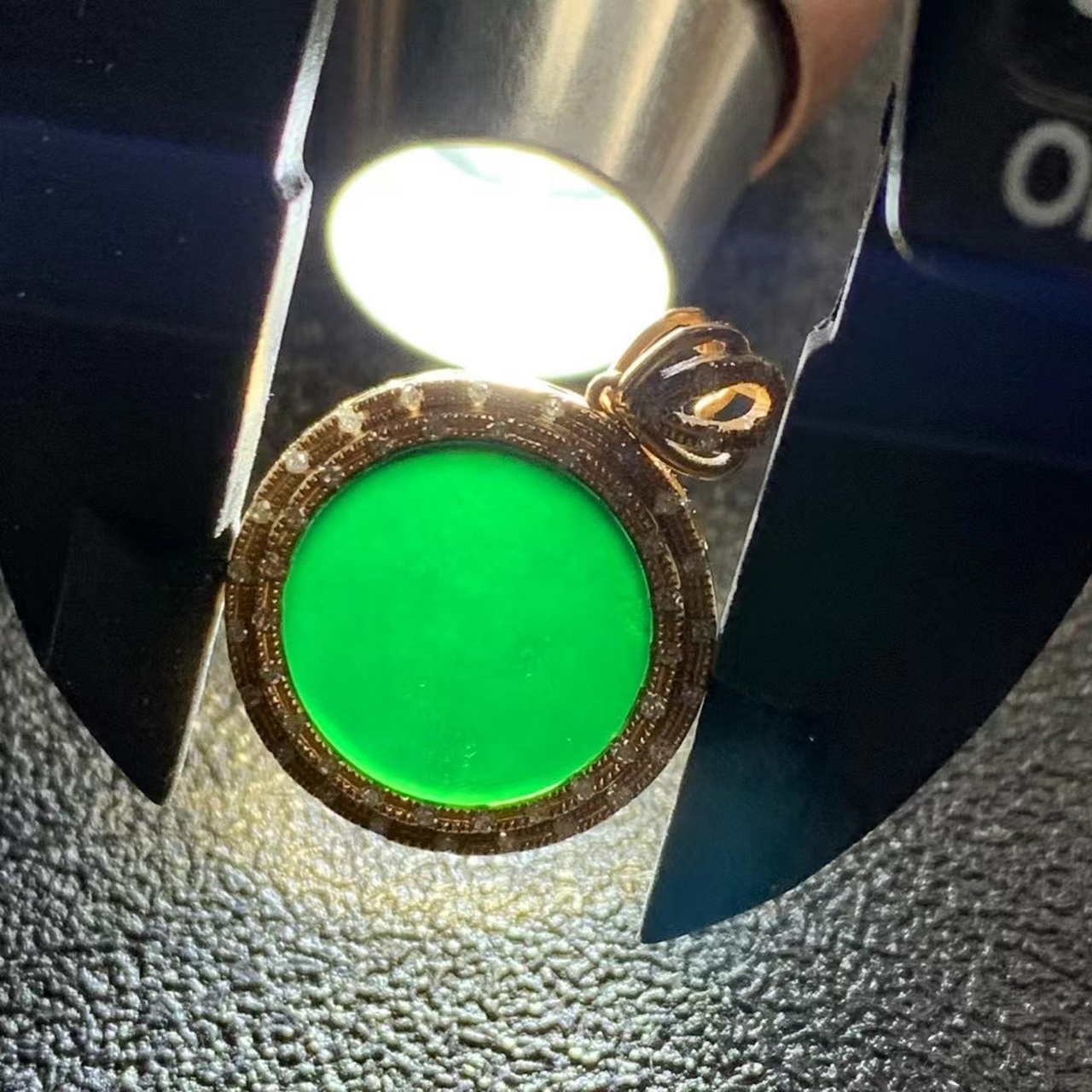 新品成品 墨翠18k镶嵌圆牌吊坠#翡翠