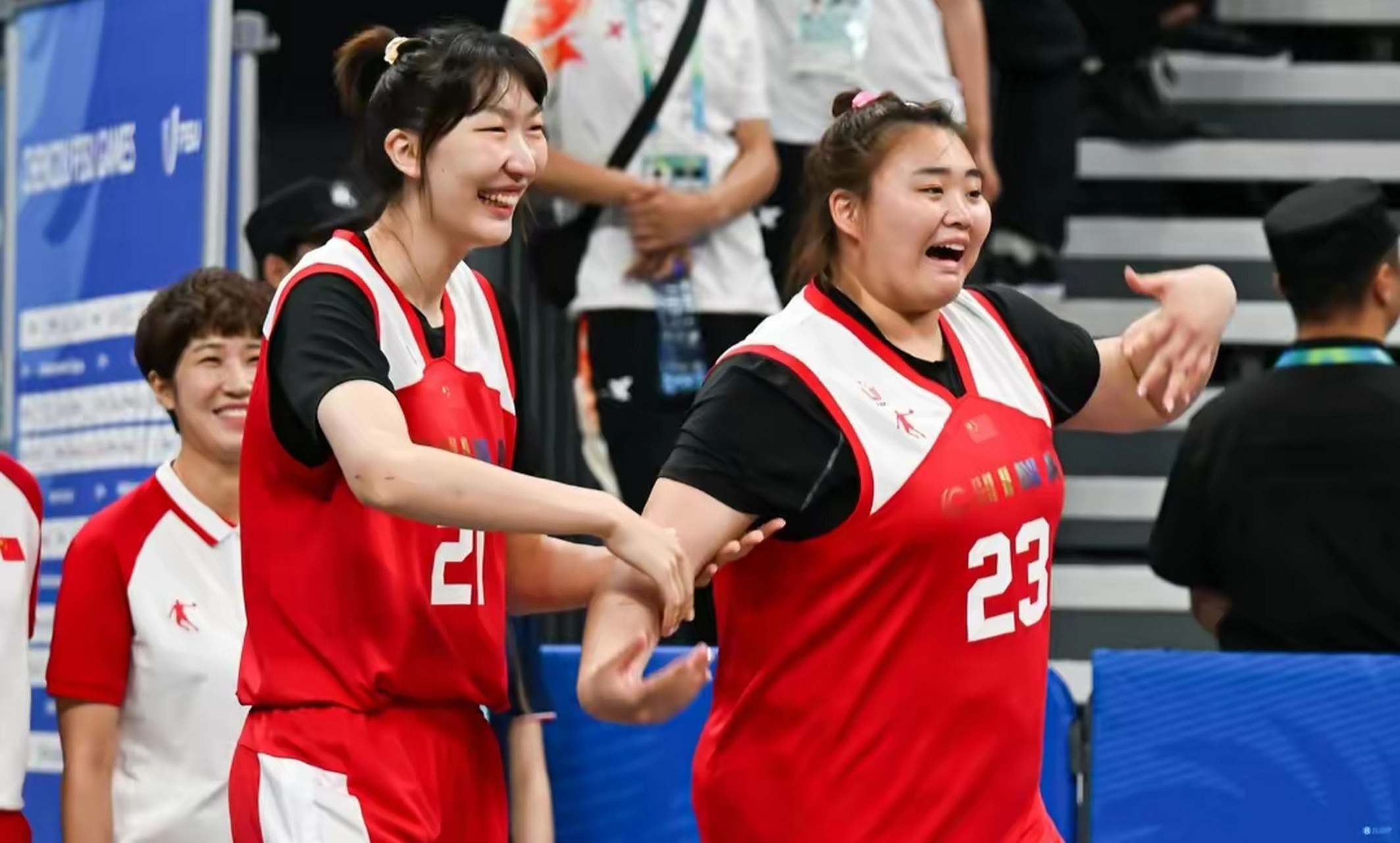 根据wcba球队山西女篮官方消息称,在大运会中拿下冠军的成员刘禹拖侣