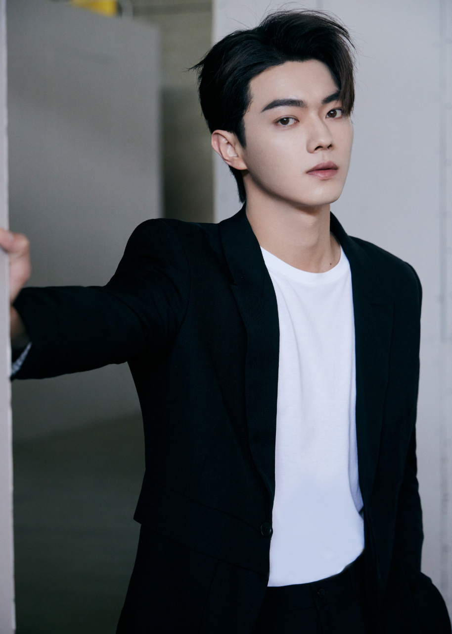 许凯壁纸写真[微风][太阳]