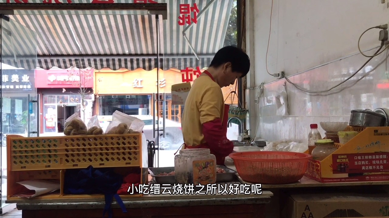 老板嫌赚钱累,开店只做两种地方特色美食,一个木桶年赚30万