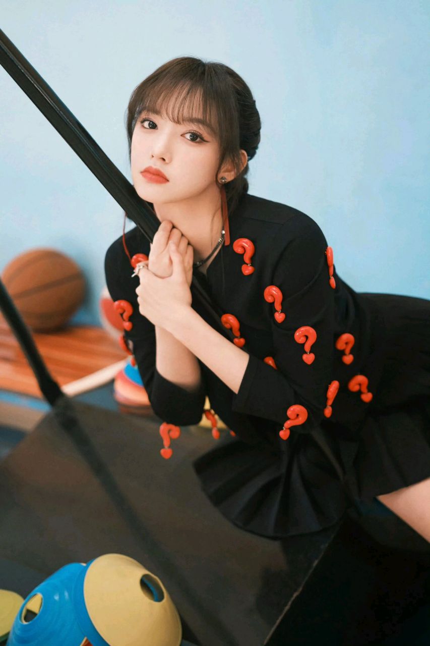 宇宙少女程潇这组照片运动风格,很不一样的感觉,青春活力,活力四射