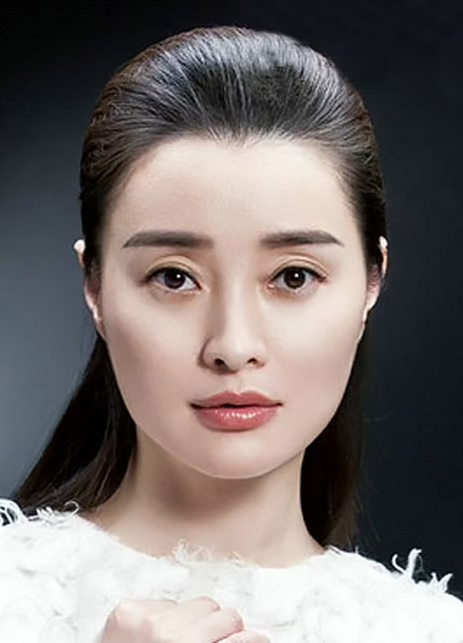 吴越年轻的时候也是气质优雅的美女一枚