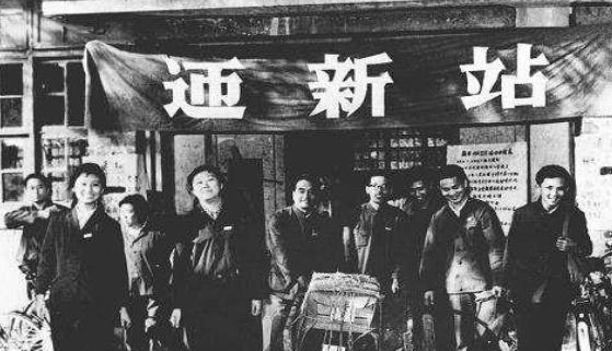 77年恢复高考的老照片:看了语文试卷,网友:这题我能拿一百分