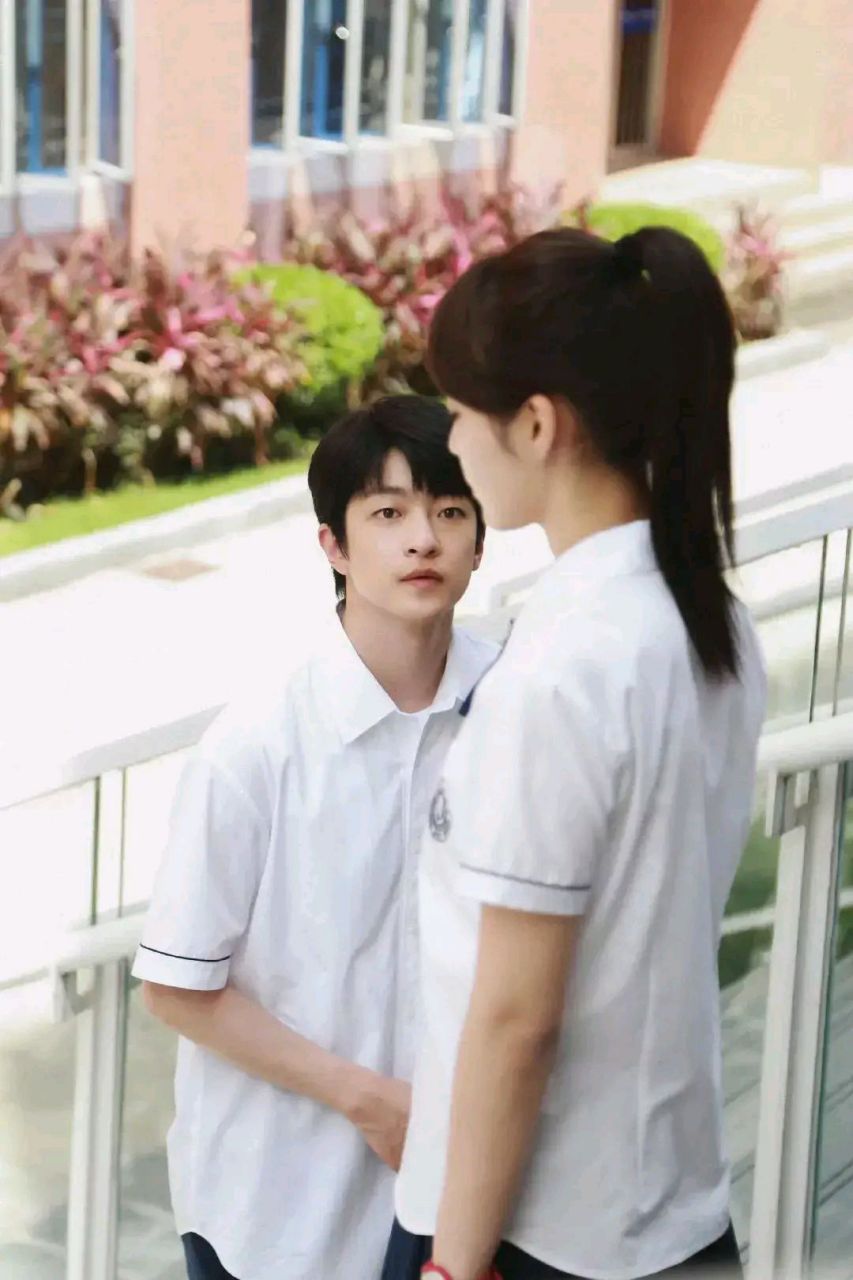 屈楚萧看轻周冬雨?