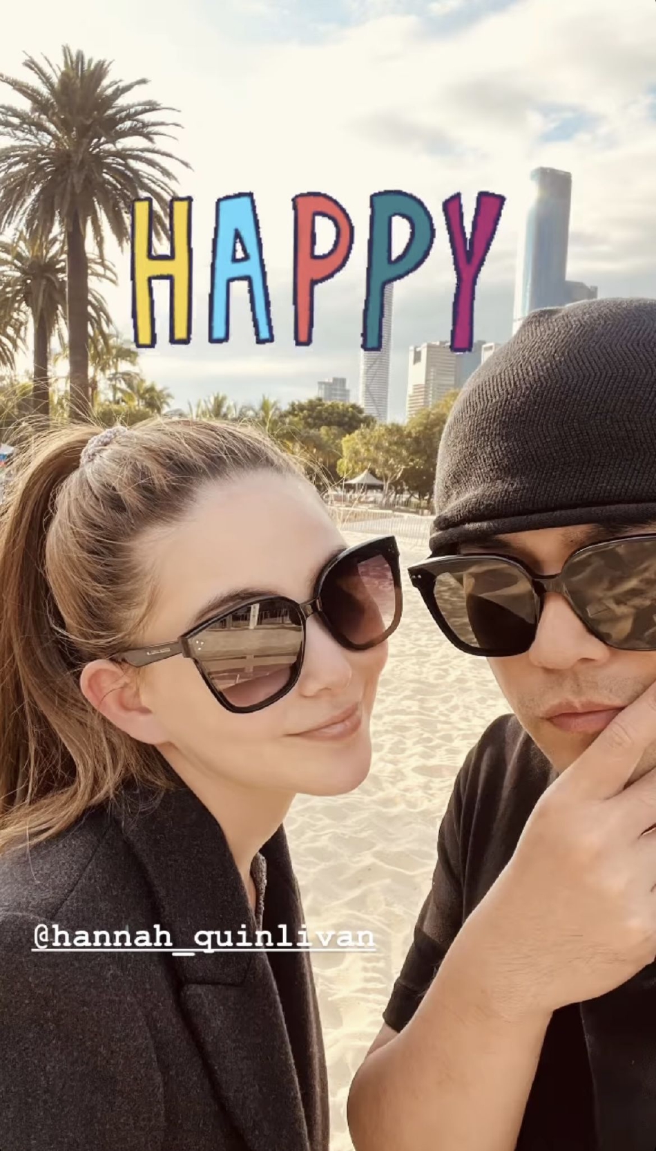 组图：周杰伦晒合照为昆凌庆生两人凑近自拍秀恩爱很是甜蜜