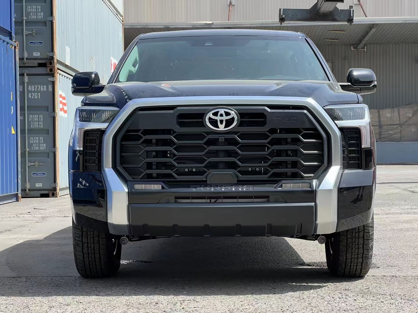 23款丰田坦途皮卡3.5排量