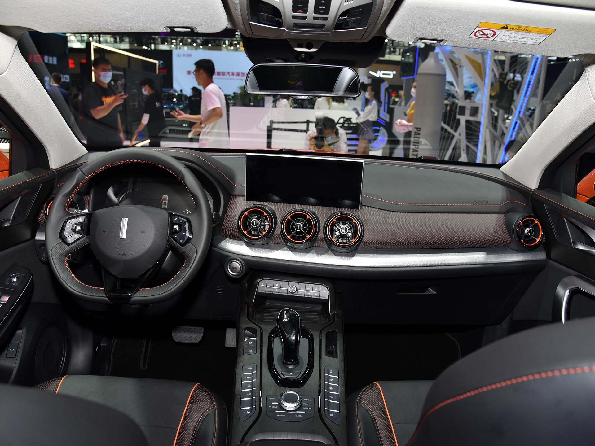 长城wey vv5,1.5t 7dct仅12.58万起,外观犀利运动