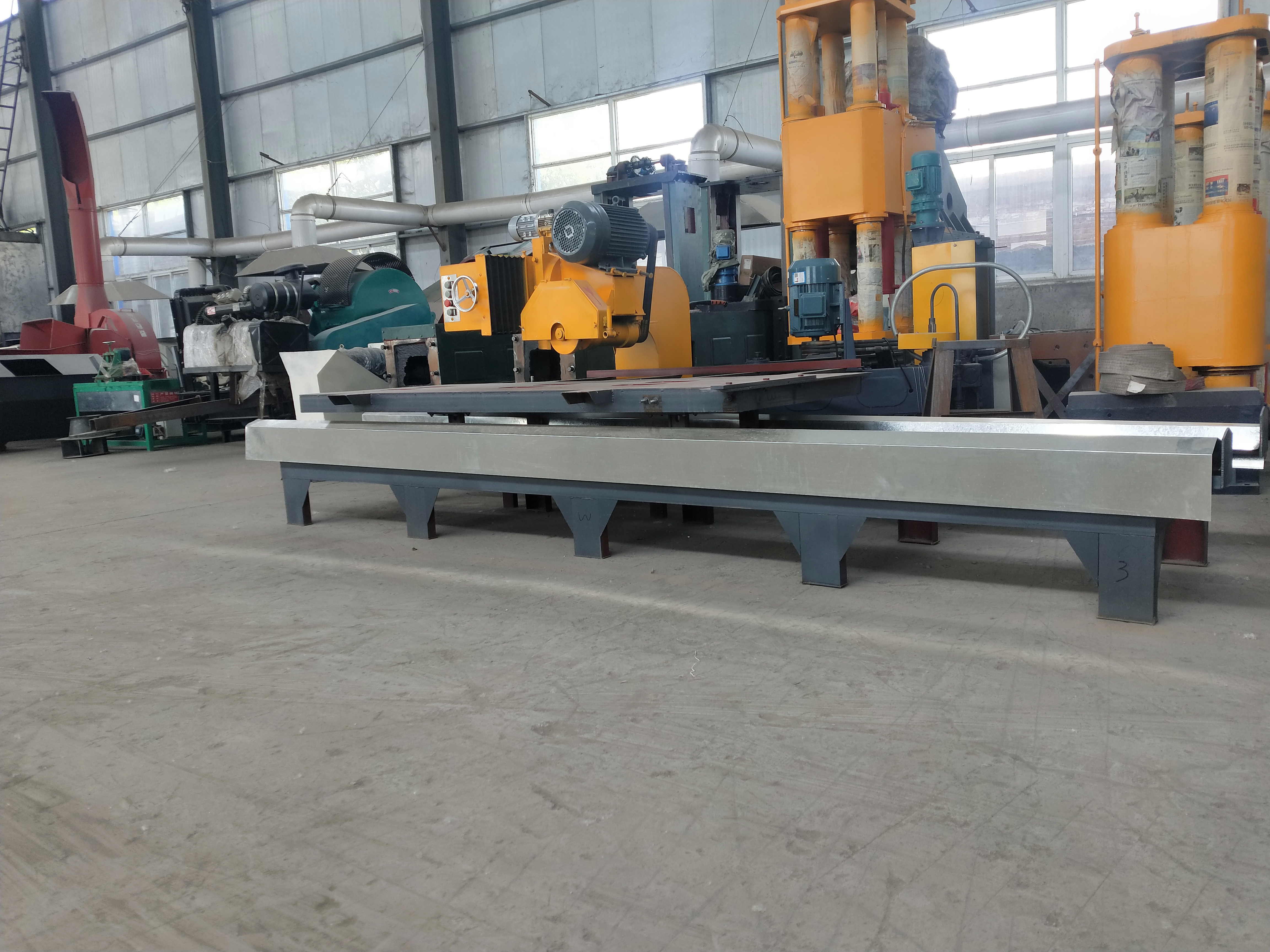 带领大家一起了解石材切边机的用途