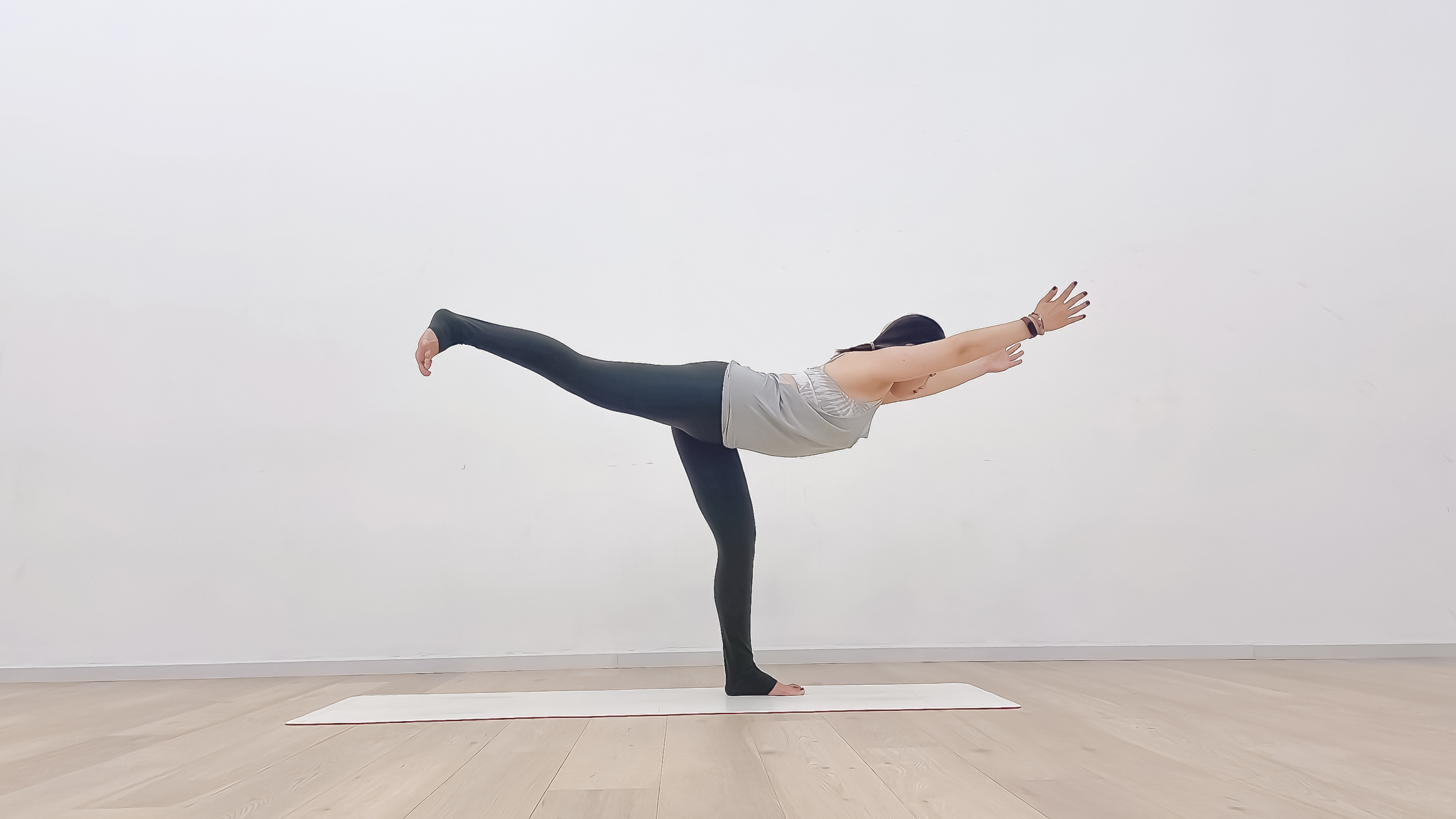 【瑜伽英语时刻】战士三式的英文和梵文 #尖叫吧健身# #领潮新势力