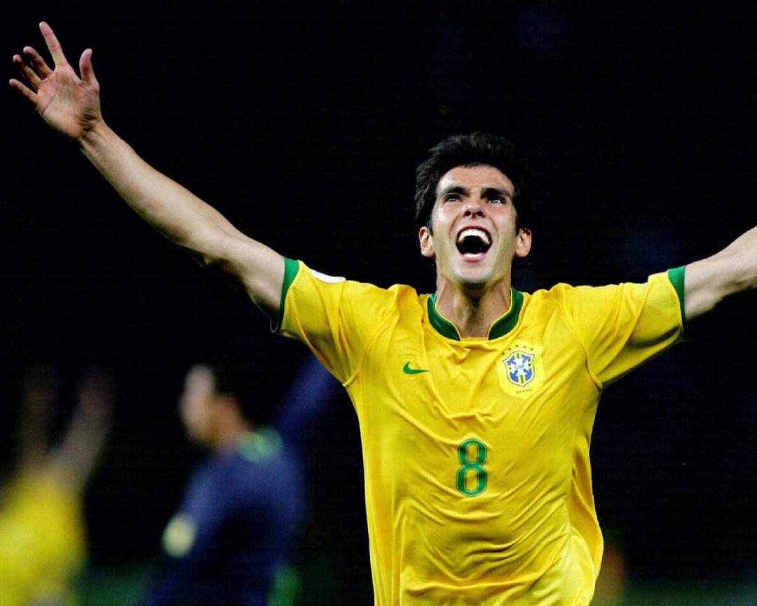 内马尔在巴西国家队是否无法和卡卡相提并论