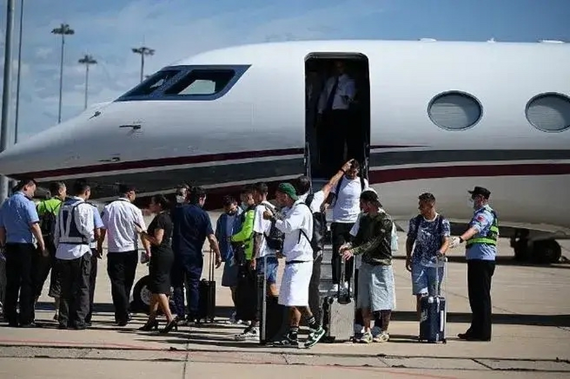 梅西他的私人飞机是一架湾流g200公务机.