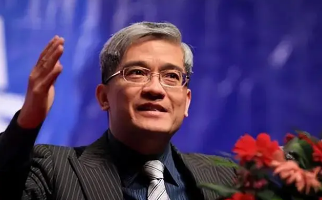 案例:郎咸平:包养小31岁空姐,联合妻子夺回两套房,还要900万