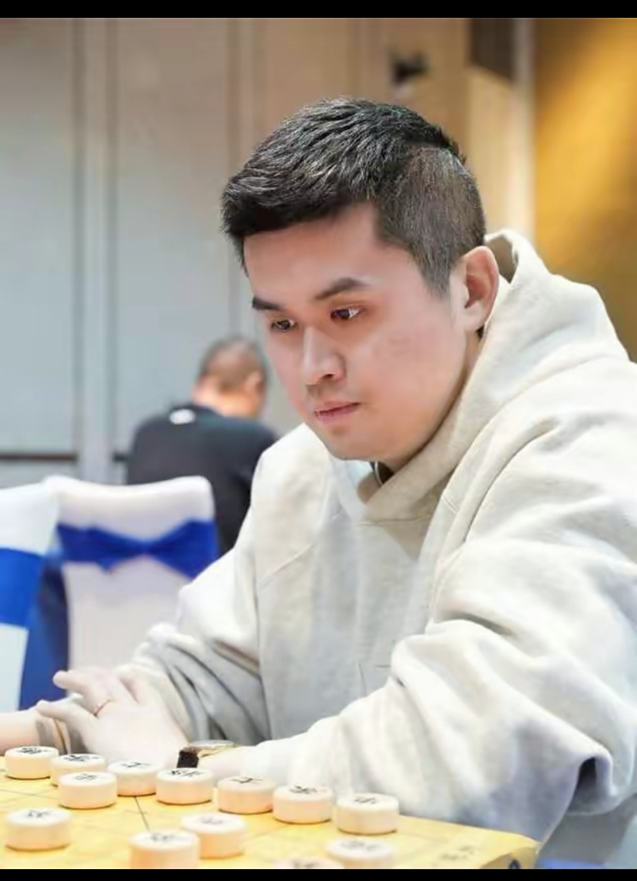 超快棋赛王天一败给小将王禹博 在亳州举行的超快棋赛今天上午已下了6