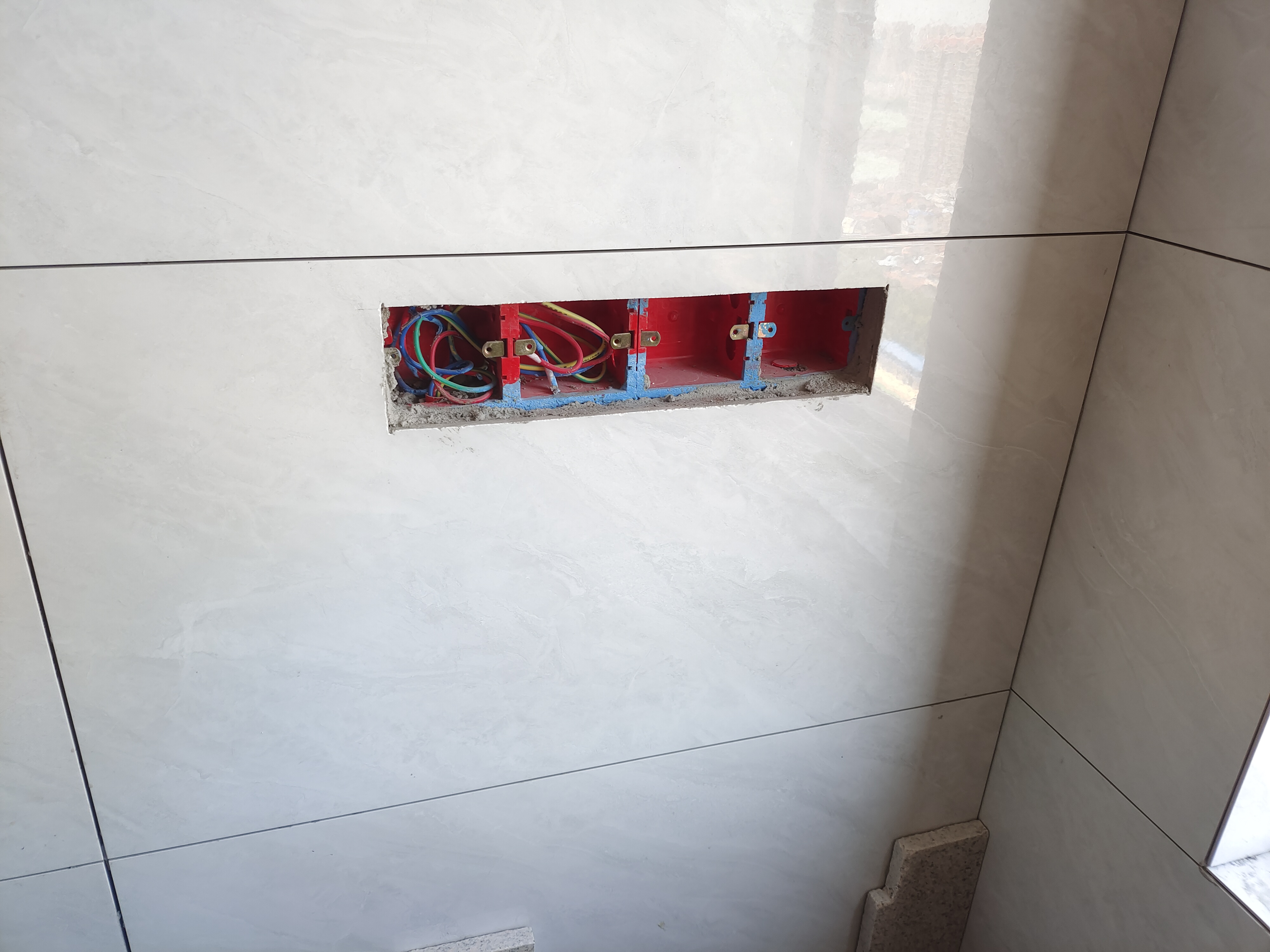 装修之插座安装