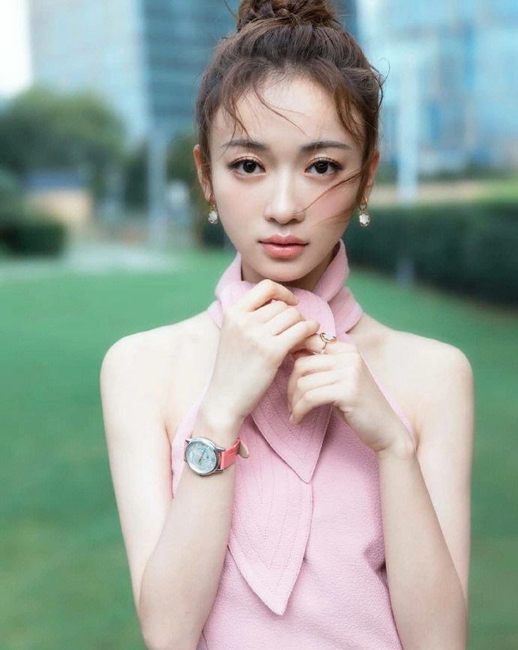 吴谨言,毕业于北京电影学院,中国内地影视女演员 民族:汉族	 国籍